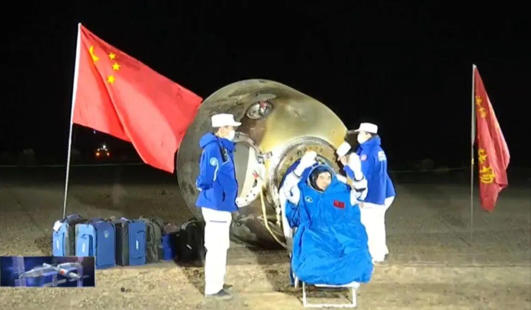 神十八乘组顺利出舱